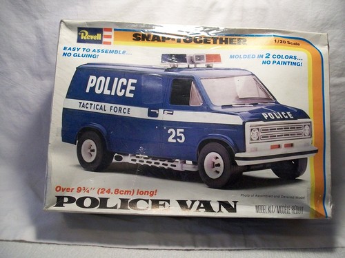 Revell police van - revell,
