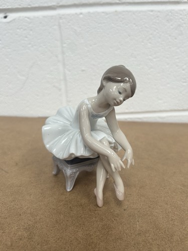 Lladro little ballerina - lladro,