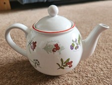 Wild Berries Teapot Arthur