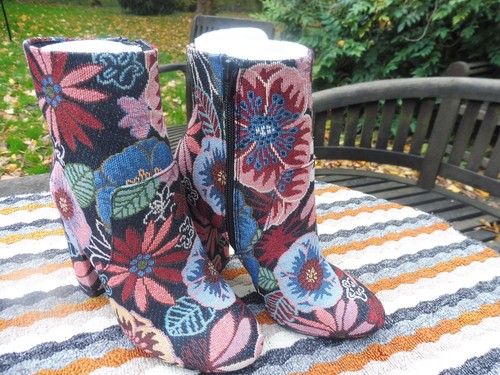 Next tapestry style - , floral