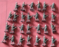 22mm - 25mm Napoleonic Riflemen / Musket Troops x 27 (STR26)