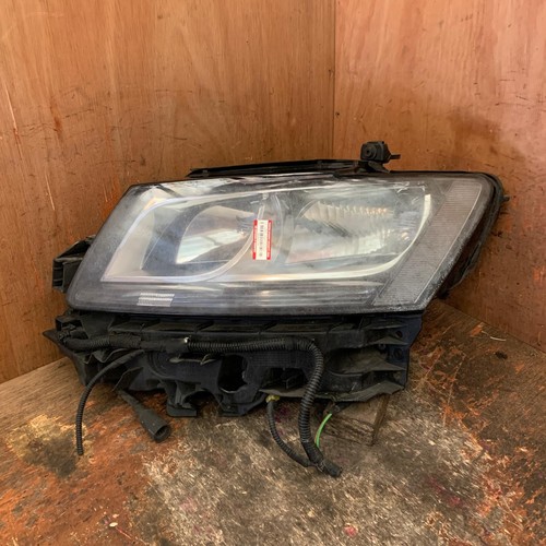 Audi headlight passenger - headlight,