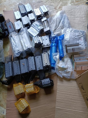 Pneumatic cylinders job lot - cylinders,