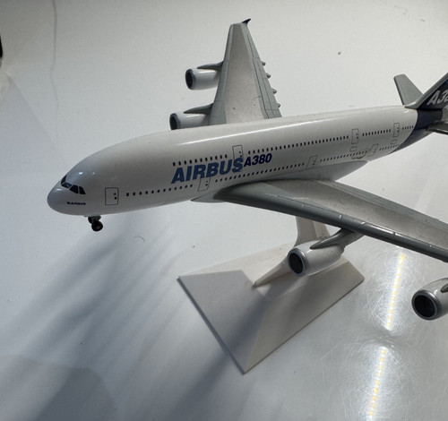 Airbus a380 model plane - airbus,