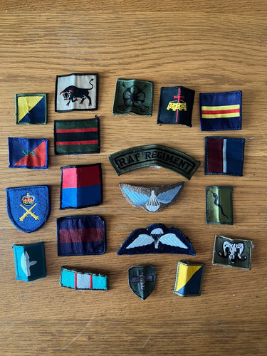 Various military cloth badges - various,