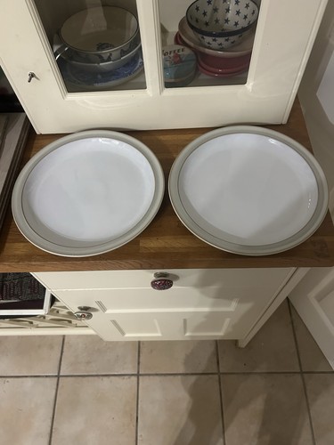 Denby linen dinner plates - -,