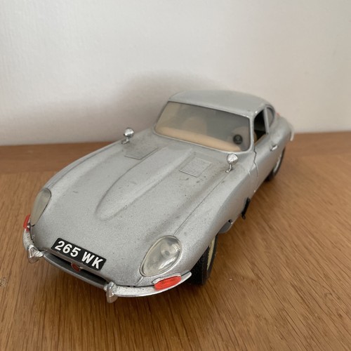Burago jaguar e type - burago, 1/18