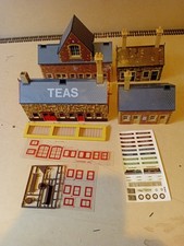 Hornby 00 gauge Station buildings model railways