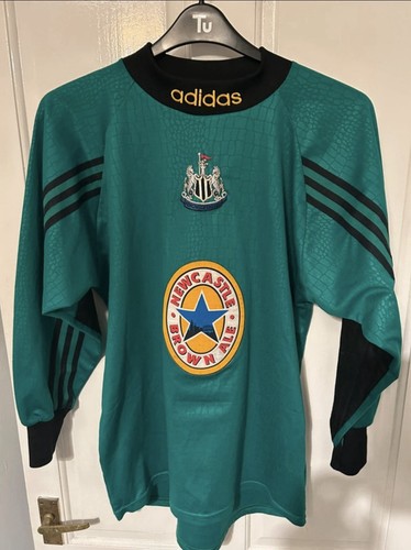 Newcastle united goalkeeper - newcastle,