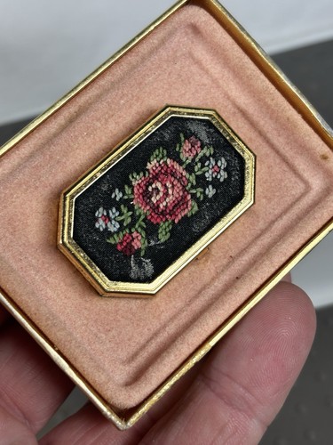 Vintage pill snuff - vintage, box