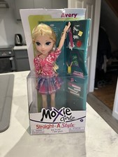 Moxie Girlz Doll AVERY Straight A Style Dolls School Girls Blonde