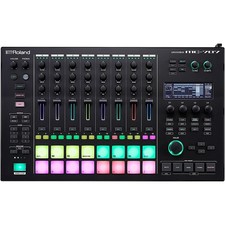 Roland MC-707 GROOVEBOX