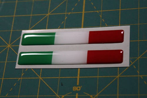 Domed italian flags 70mm x - 2,