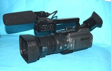 SONY CAMCORDER DSR-PD170P MINI/DV VIDEO CAMERA WITH CASE AND ACCESSORIES (A)