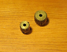 Meccano - Pinions Parts 25a and 26a - Appear Unused.