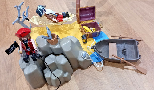 Playmobil pirate island - , with