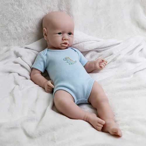 Open eyes newborn - 21.65", 10lbs