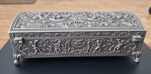 Vintage repousse putti cherubs - putti,