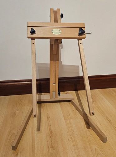 Necessaire floor stand - necessaire,