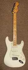 Fender Stratocaster Polar White Set – Audio Interface, Headphones, Gig Bag