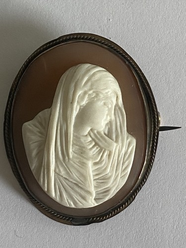 Antique cameo brooch mary holy - cameo,