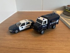 Diecast Hongwell 2x Police Vehicles Mercedes-Benz Unimog/Peugeot 407 1:43???