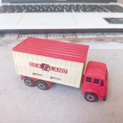 Matchbox mercedes benz - matchbox, mercedes-benz