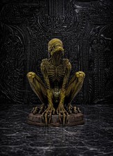 Alien Sitting Figure –9.25"