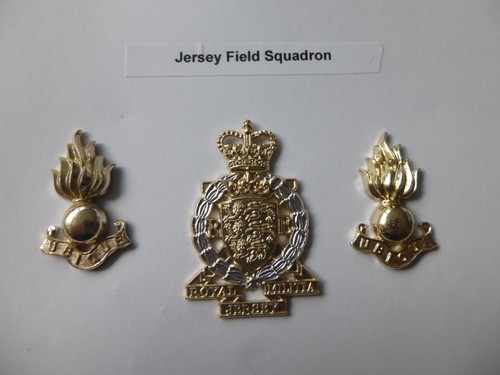 Cap collar badges jersey - &,