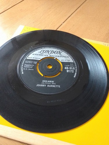 Johnny brunette - johnny,