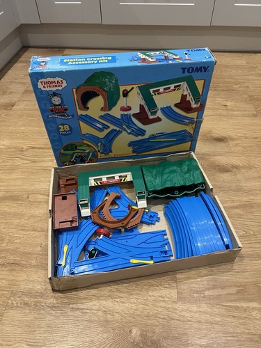 Tomy trackmaster station - trackmaster,
