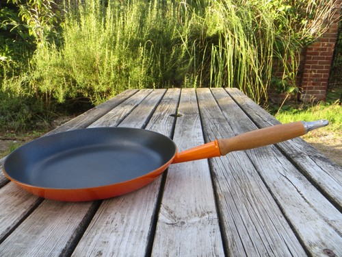 Creuset frying pan skillet - le,