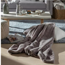 Habitat Faux Fur Plain Throw - Grey - 125cm x 150cm