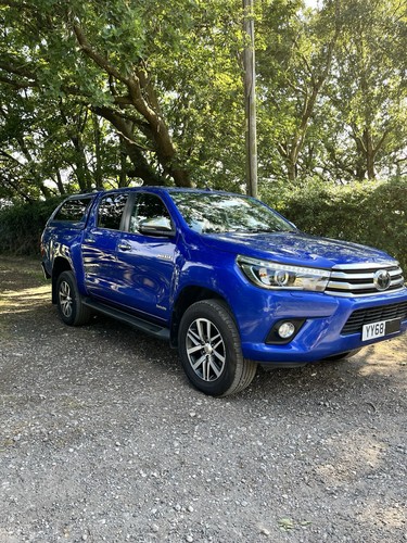 Toyota hilux invincible - toyota, d-4d