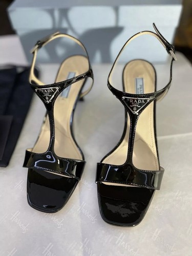 Prada genuine tri logo - “tri,