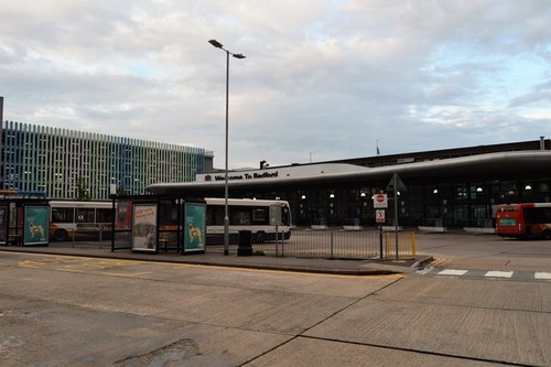 Photo 6x4 bedford - bus, station