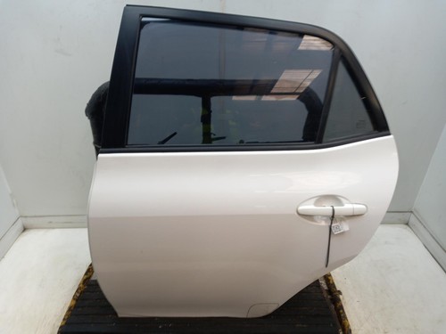 Toyota auris left rear - left,