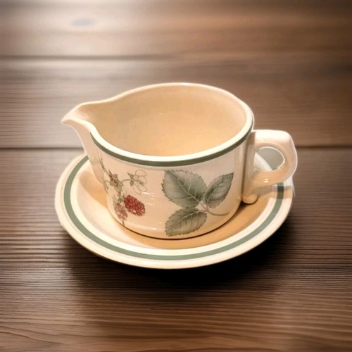 Wedgwood raspberry cane sauce - raspberry,