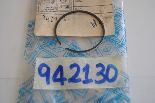 Elastic piston ring - piston,