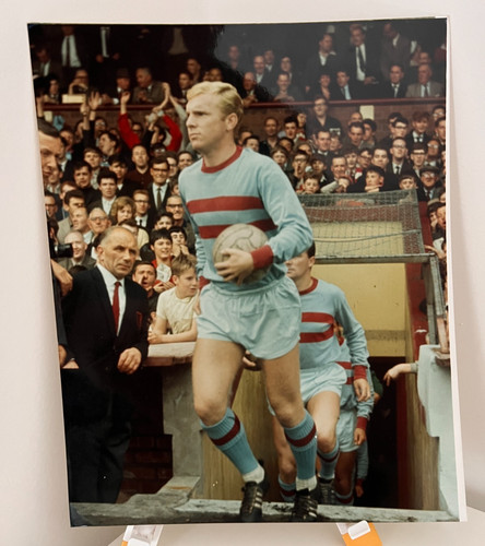 Bobby moore west ham - moore,