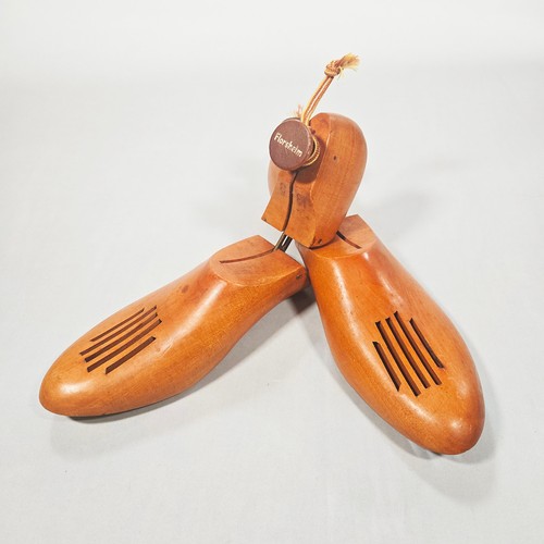 Florsheim cedar shoe trees - cedar,