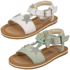 Girls Clarks Star Detailed