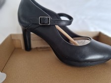 Odd Sized Shoes 6 &6.5