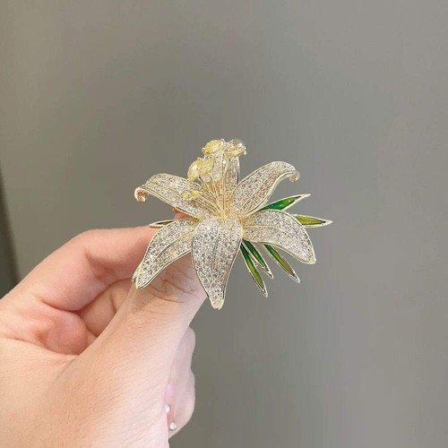 Shining crystal lily brooch - shining,