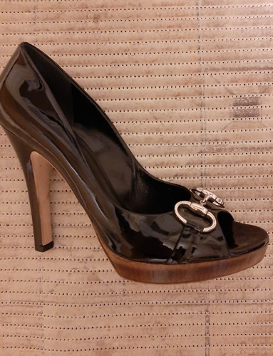 Gucci black patent leather - gucci,