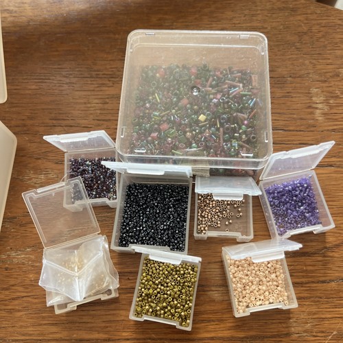 Bundle beads job lot - bundle,