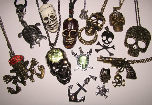 Selection skull pendant - selection,