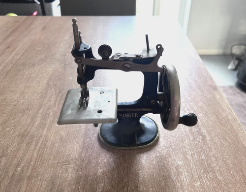 Vintage singer miniature - 20,