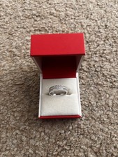 9ct white gold - white,