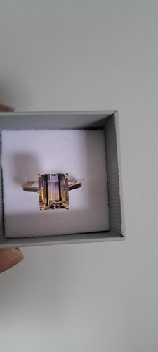 9ct gold 03ct emerald cut - 9ct,